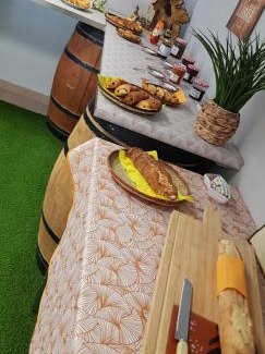 Tournon-sur-Rhone Hotel | Tikazéla - Escale Tournon-Sur-Rhône