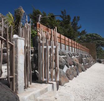 Temae House | Tiki Beach Moorea , Piscine & Petit Déjeuner