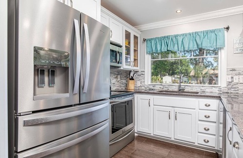 Tybee Island House | Tiki House | Pet Friendly, Hot Tub, Walk to Beach!
