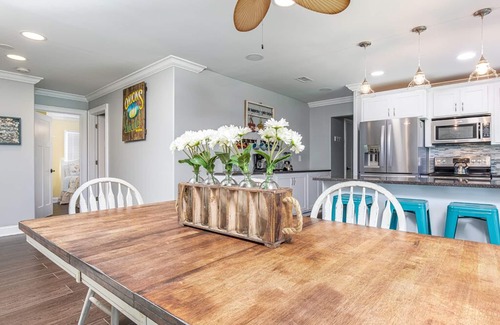 Tybee Island House | Tiki House | Pet Friendly, Hot Tub, Walk to Beach!