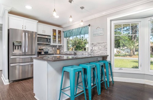 Tybee Island House | Tiki House | Pet Friendly, Hot Tub, Walk to Beach!