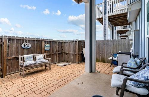 Corpus Christi House | Tiki House
