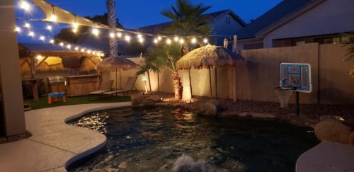 Ashley Park House | Tiki Time Perfect Pool Home in Chandler! Sleeps 8! home