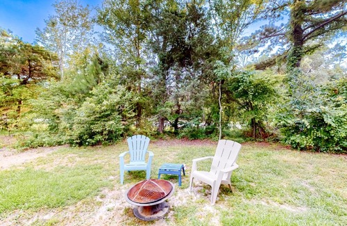 Pine Knoll Shores House | Tiki Treasure