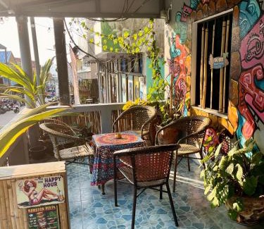 Koh Tao Hostel | Tiki Tribe Bar & Hostel