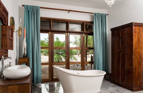 Pongwe Hotel | Tikitam Palms Boutique Hotel
