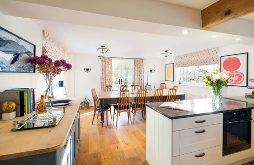Winterbourne Stoke Cottage | Till Cottage & Riverside Gardens nr Stonehenge