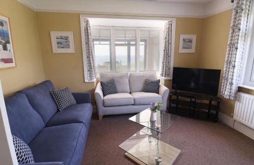 Charmouth House | Tillicum
