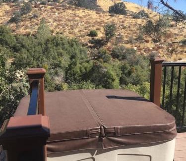 Wofford Heights House | Tillie Creek Retreat: a Creekside Oasis
