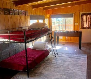 Wofford Heights House | Tillie Creek Retreat: a Creekside Oasis
