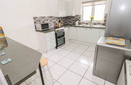 Tenby Cottage | TIMARU, with a garden in Lamphey