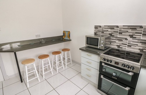 Tenby Cottage | TIMARU, with a garden in Lamphey