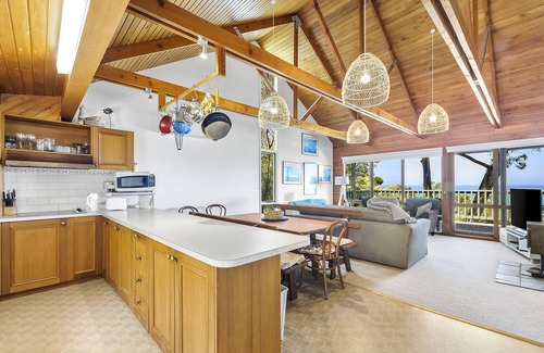 Lorne House | Timber Beach House, Spectacular Views