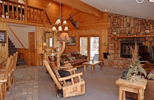 Taos Ski Valley House | Timber Crest Retreat - Hot Tub - Satellite - Washer - Dryer - Fireplace - Grill - Firepit - Garage Access