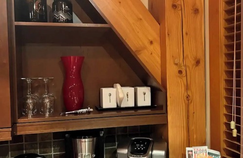 Golden Ski Chalet | Timber frame chalet with vaulted ceiling and great views ,ski in ski out
