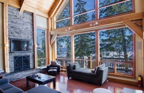Golden Ski Chalet | Timber frame, vaulted ceiling chalet with views!