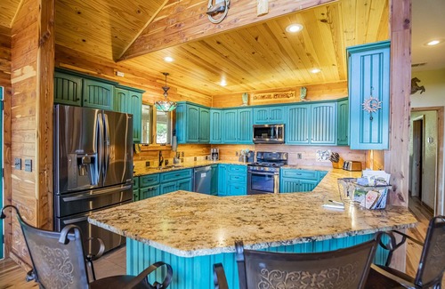 Compton Cabin | Timber Lodge - 4 Bedroom Log Cabin retreat near the Buffalo River