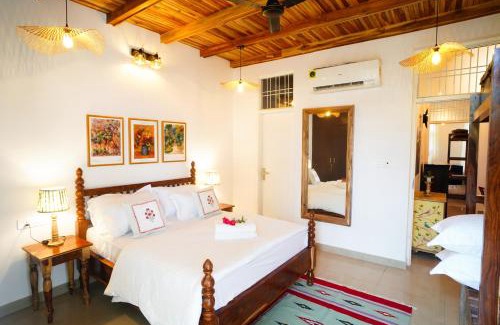 Malviya Nagar Apartment | Timber Luxe Atelier
