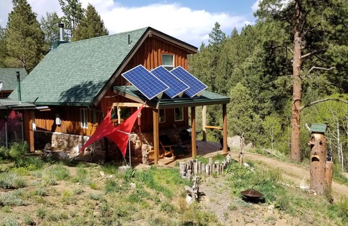 Pine Cabin | Timber Valley Cabin Off grid secluded hideaway, about an hour from Denver
