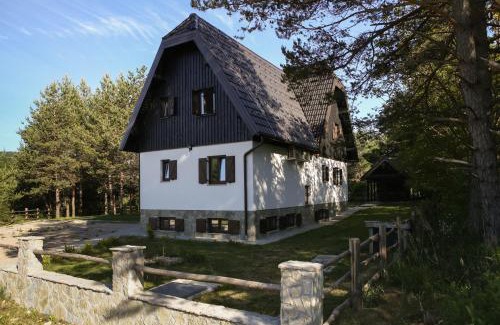 Rudanovac Apartment | Timber valley