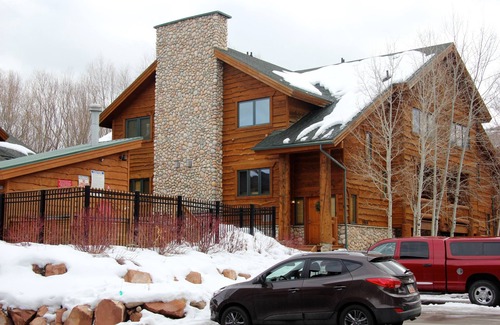 Park City House | Timber Wolf Lodge condo with private bathrooms for all!