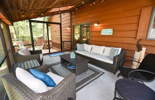 Grand Bend Cottage | Timberlake Beach House in Huron Woods