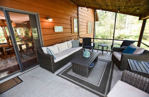 Grand Bend Cottage | Timberlake Beach House in Huron Woods
