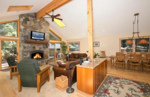 Timberland House | Timberland Retreat - Tahoe City West Shore 4 BR 4 Bath with private hot tub - Sleeps 9