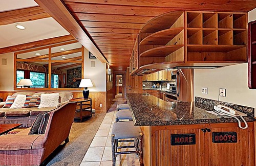 Snowmass Village House | Timberline Condominiums 2 Bedroom plus Loft 3 Bath Deluxe Unit C3H