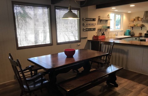 Packwood House | Timberline Creekside Chalet @ Mt Rainier-Sleeps10- Wave WIFI, Pets Welcome!