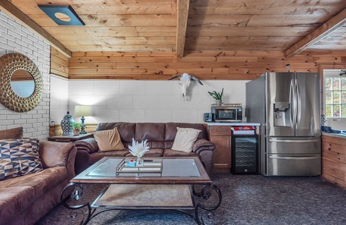 Ellicottville Cabin | Timberline Lodge - Downtown Ellicottville - Room 303