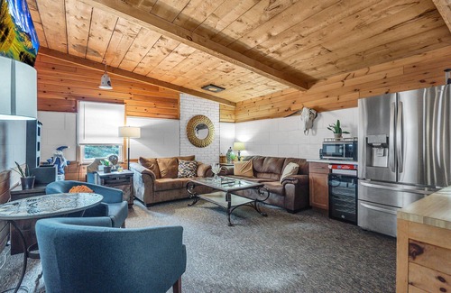 Ellicottville Cabin | Timberline Lodge - Downtown Ellicottville - Room 303