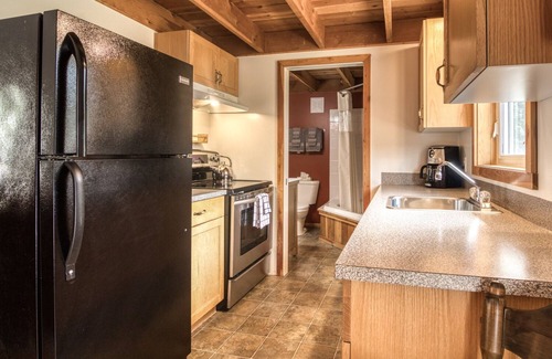 East Kootenay House | Timbers Resort 2 Bedroom: Cabin 8