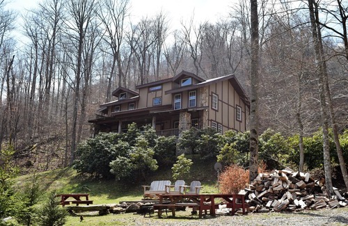 Mars Hill Cabin | Timberwolf Lodge in Mars Hill