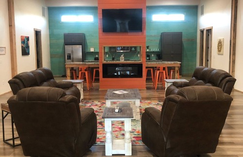 Glenwood Cabin | Time For Livin…just a few steps from the Caddo River