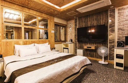 Nam-Gu Hotel | Time