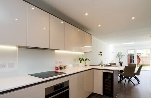 Frant House | Time to Relax 3BD Haven in Royal Tunbridge Wells