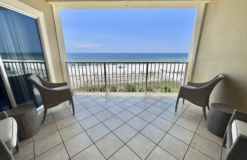 Orange Beach East Condo | Time to get… 🎶 Knee deep in the water somewhere! 🎶 on island time!