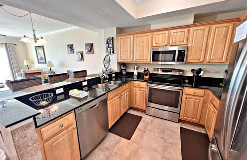 Gulf Shores Condo | Time to get your toes in the sand and enjoy hunting sea shells! π