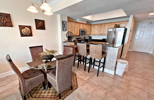 Gulf Shores Condo | Time to get your toes in the sand and enjoy hunting sea shells! π