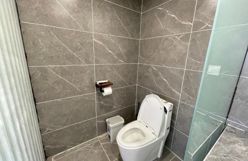 Shangri-La House | Timeless Inn