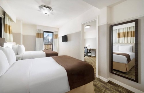Garment District Hotel | Timeless NYC Charm in a Centrally Located Art Deco Hotel Room