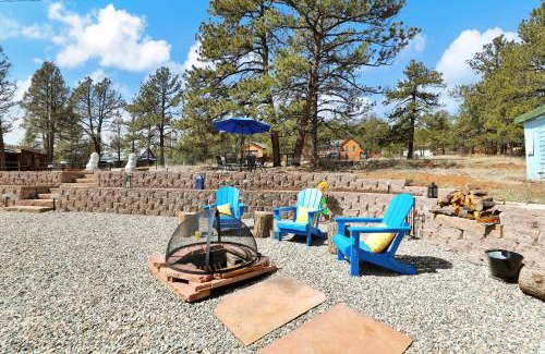 Pine House | Timeless Pineview Cottage Hot Tub & Pet Friendly