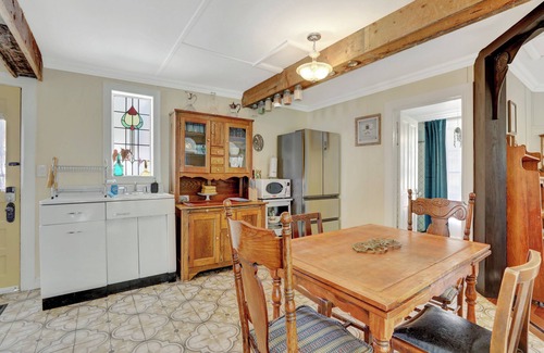 Pine Cabin | Timeless Pineview Cottage | Hot Tub & Pet Friendly