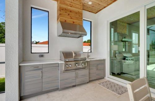Naples Park House | Timeless Sophistication Discover Coastal Chic Living