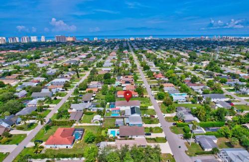 Naples Park House | Timeless Sophistication Discover Coastal Chic Living