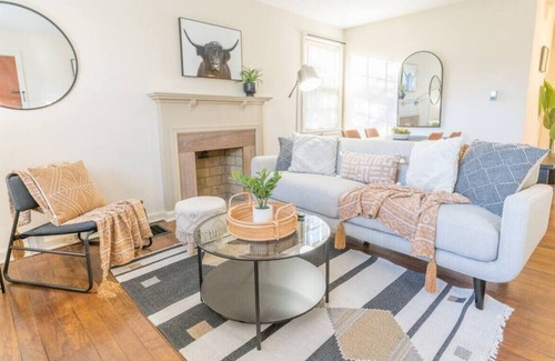 Clintonville Apartment | Timeless Tulane 1Bed 1 Bath Apt. Mins 2 High