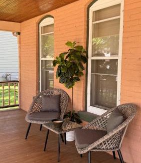 Mankato Apartment | Timeless - Victorian Home stay