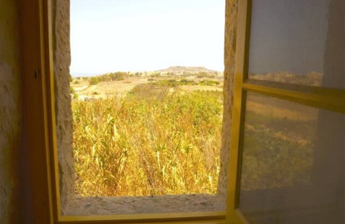 San Lawrenz House | Timeless Village Hideaway