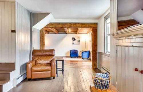 Dundee House | Timeless Winesburg Farmhouse with Deck